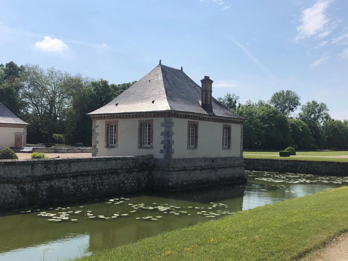 Chateau-Hotel De Bourron Экстерьер фото