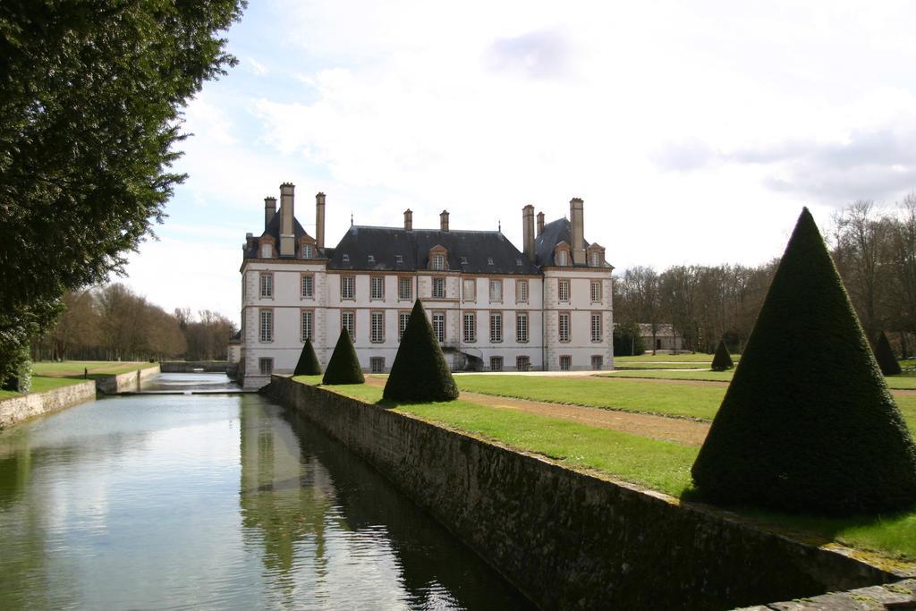 Chateau-Hotel De Bourron Экстерьер фото